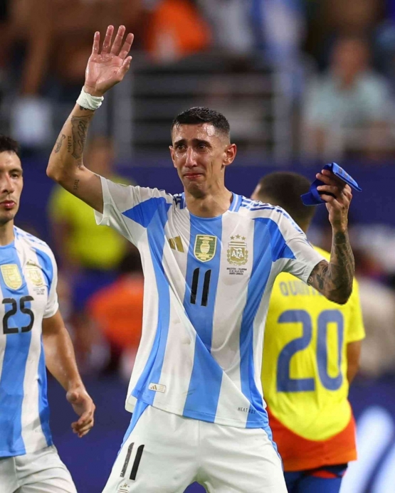 Lambaian perpisahan Angel Di Maria/sumber: copaamerica.com